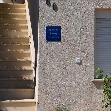 Tanja *